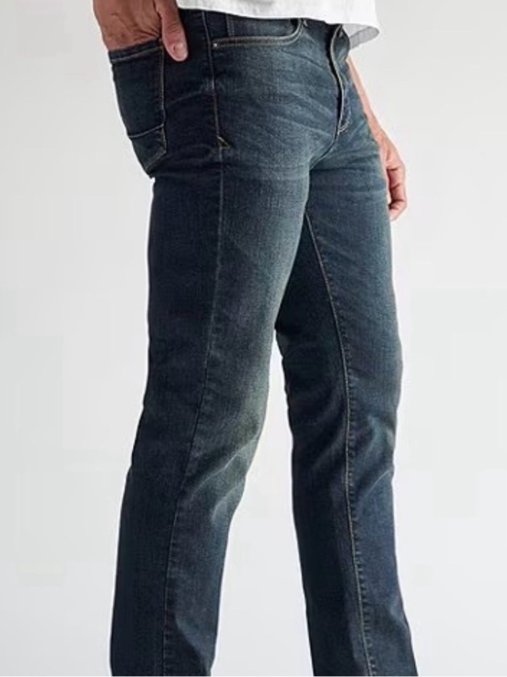 Men's Straight Dark Indigo Jeans - Classic Fit